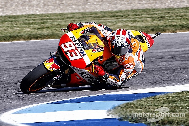 Márquez quedó al frente en la práctica 3