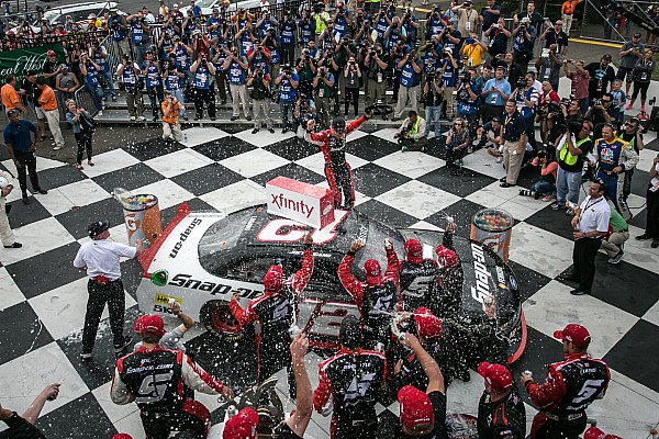 Logano lució insuperable en Watkins Glen