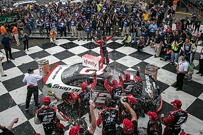 Logano lució insuperable en Watkins Glen