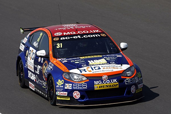 Snetterton BTCC: Goff keeps Plato at bay for maiden win