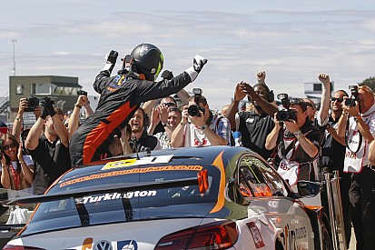 Turkington volvió ganar en Snetterton