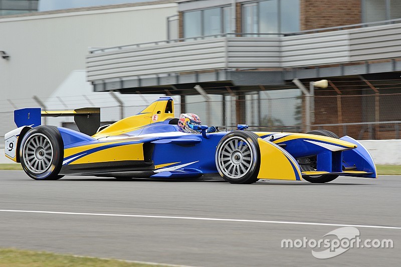 Buemi repite en el segundo día