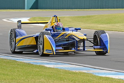 Buemi lidera novamente dia em Donington; Senna é sexto