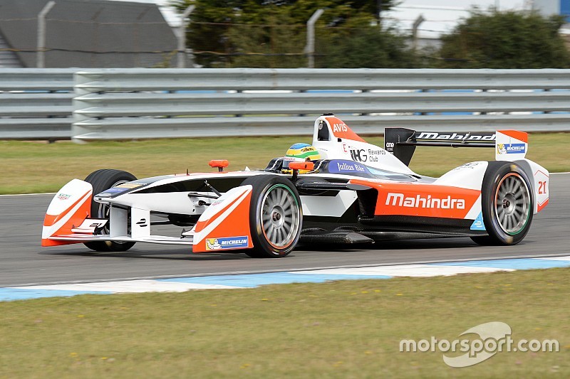 "Carro da Mahindra parece competitivo", diz Bruno Senna