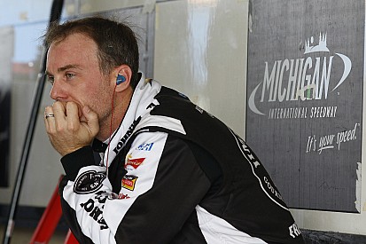 Harvick displays strong practice pace at Michigan
