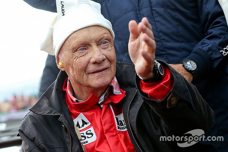 Lauda: "Las carreras de MotoGP son mejores que las de F1"