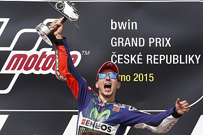 Lorenzo se impone en Brno