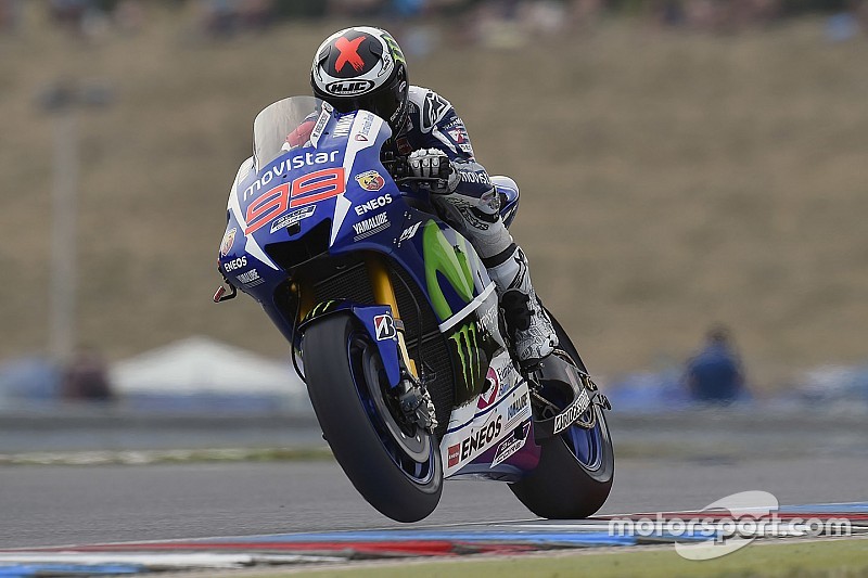 Lorenzo sbanca Brno: è aggancio iridato a Valentino!