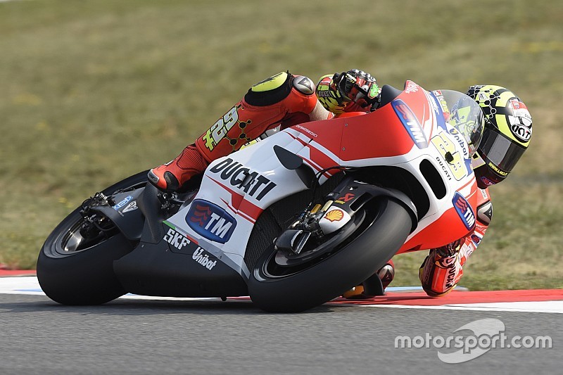 Falha no motor impede Iannone de lutar por pódio em Brno