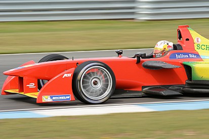 Abt smashes Donington lap record in qualifying simulation