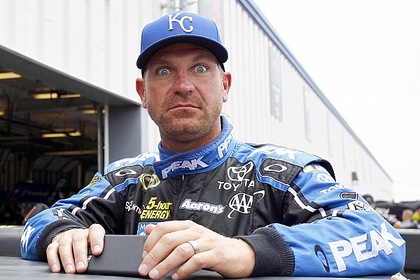 Michael Waltrip et Clint Bowyer se séparent