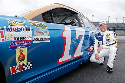 Stenhouse to run Pearson-inspired throwback scheme at Darlington