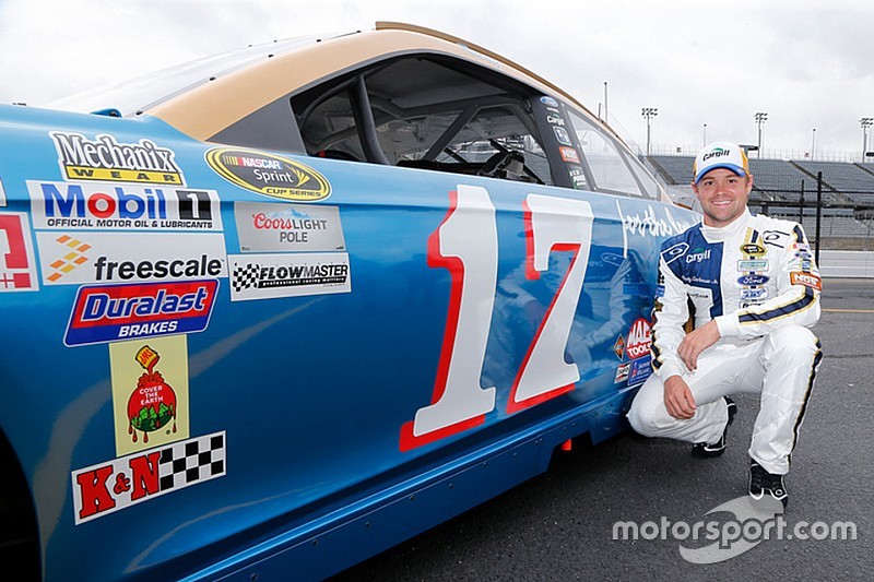 Stenhouse to run Pearson-inspired throwback scheme at Darlington