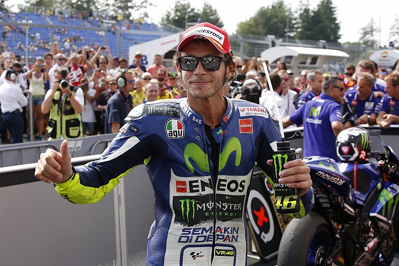 Valentino Rossi primo centauro a entrare nel BRDC