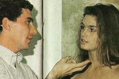 No Instagram, Cindy Crawford relembra o "charmoso" Senna