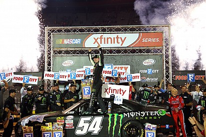 Kyle Busch grabs milestone win on late-race restart