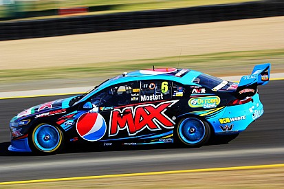 Mostert controls first V8 race