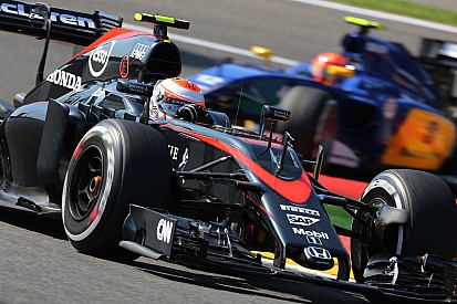 McLaren - 105 places de pénalités avec un deuxième changement moteur!