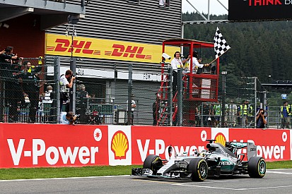 Em “quadro de medalhas” da F1, Senna tem vantagem sobre Hamilton