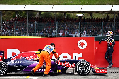 I could have challenged Grosjean, says Ricciardo