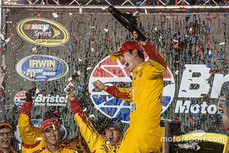Joey Logano s’impose sur le petit ovale de Bristol