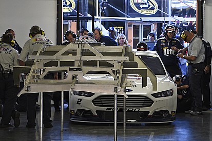 Pluie d’avertissements en Sprint Cup NASCAR