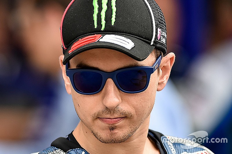 Encore un problème de casque pour Jorge Lorenzo