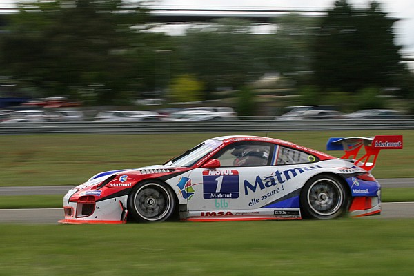 La Porsche IMSA Performance vire en tête