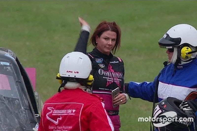 Piloto da Nascar é multada por ter celular dentro de picape