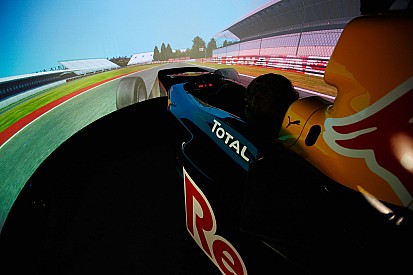 Por dentro: confira como funciona simulador da Red Bull