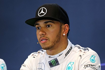 Hamilton: "Non darei i motori Mercedes alla Red Bull"