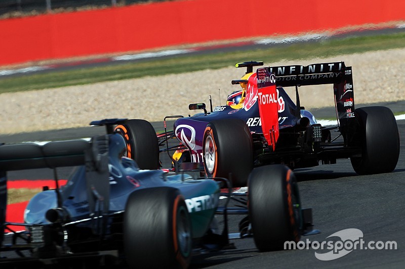 Hamilton sobre motor Mercedes na Red Bull: "sou contra"