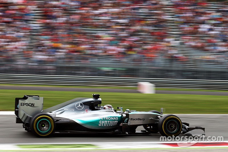 Hamilton aparece no fim e domina último treino livre