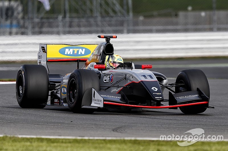 Эллинас одержал первую победу в Формуле Renault 3.5