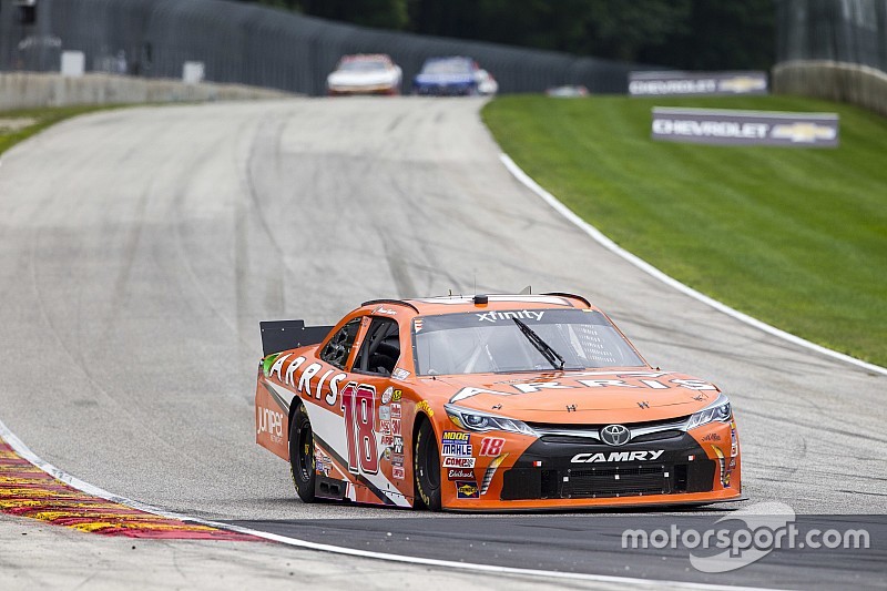 Daniel Suárez desde el segundo lugar en Darlington