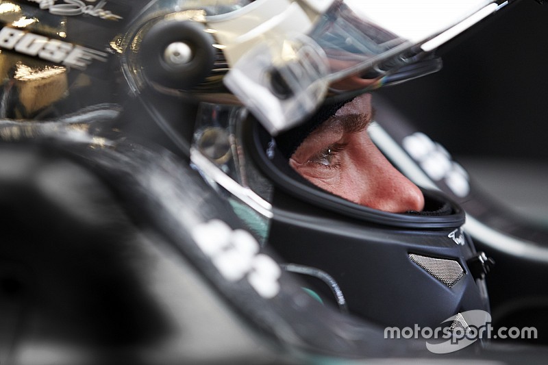 Rosberg accuse le coup après son abandon tardif