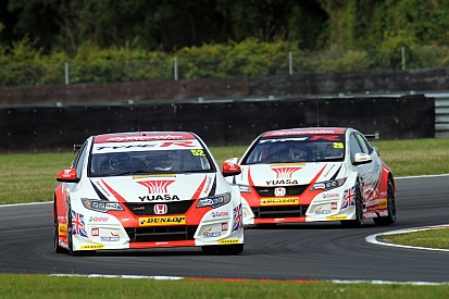 Shedden turns championship race on its head at Rockingham