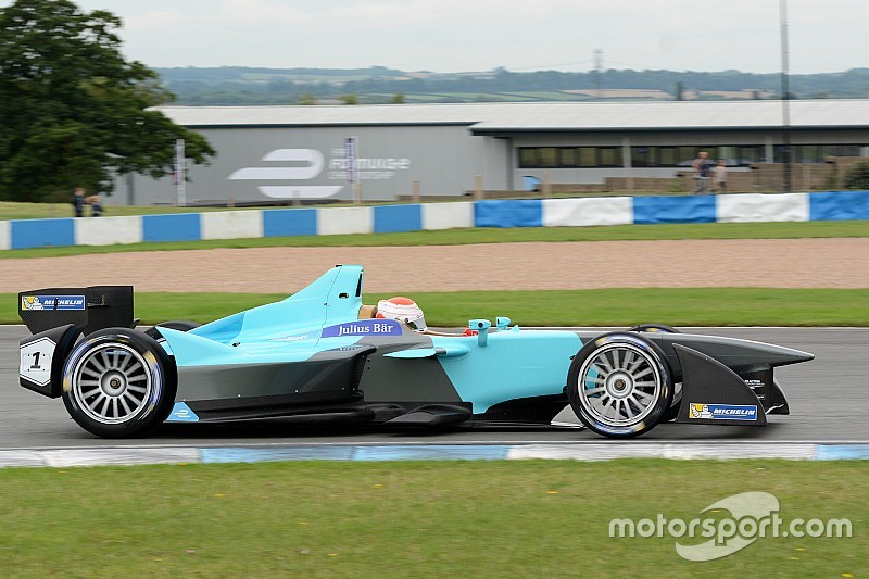 La manche inaugurale de la saison Formule E reportée