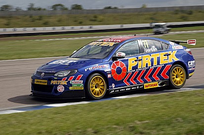 Jordan admits title hopes "over"