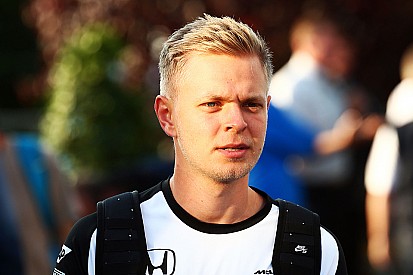 Magnussen pede chance como titular e elogia a Haas