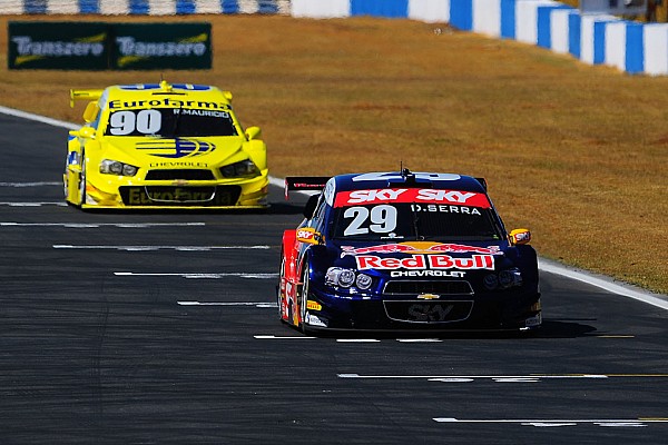 Brazilian V8 Stock Cars: First practice with 50 shades of grey