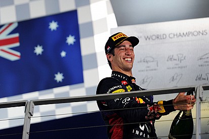 Ricciardo - "Surprenant ce qu'on peut faire à 4h du matin à Singapour!"