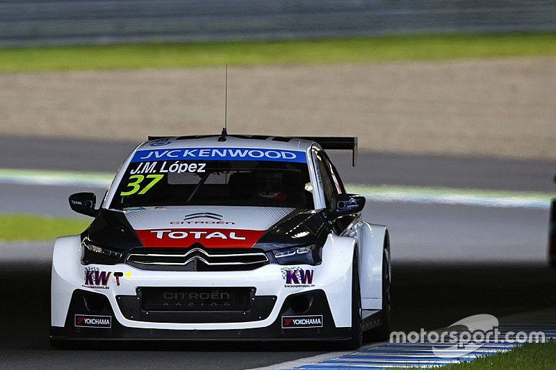 Course 1 – José Maria Lopez contrarie les Honda