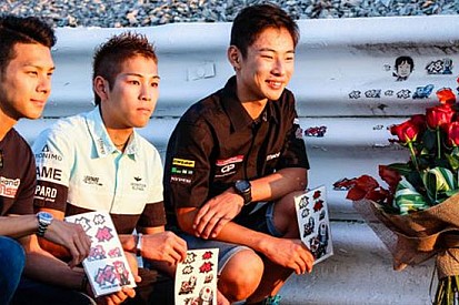 I giapponesi hanno reso omaggio a Shoya Tomizawa