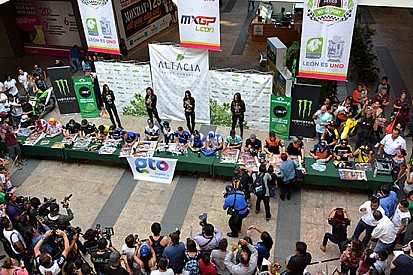 Squadre e piloti presentati in piazza a Leon