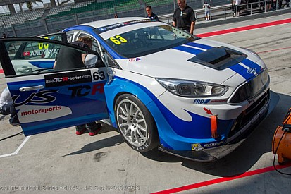 Kenneth Ma torna sulla Ford Focus TCR a Singapore