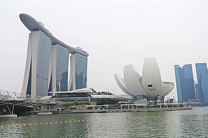 Singapore: attenzione ai freni e ai consumi