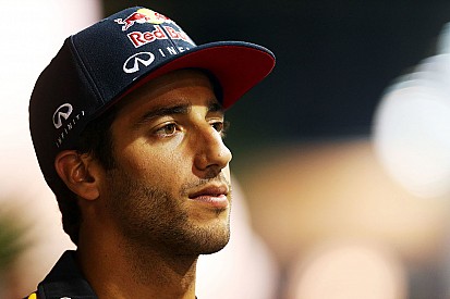 Ricciardo says Mercedes "will fool everyone"