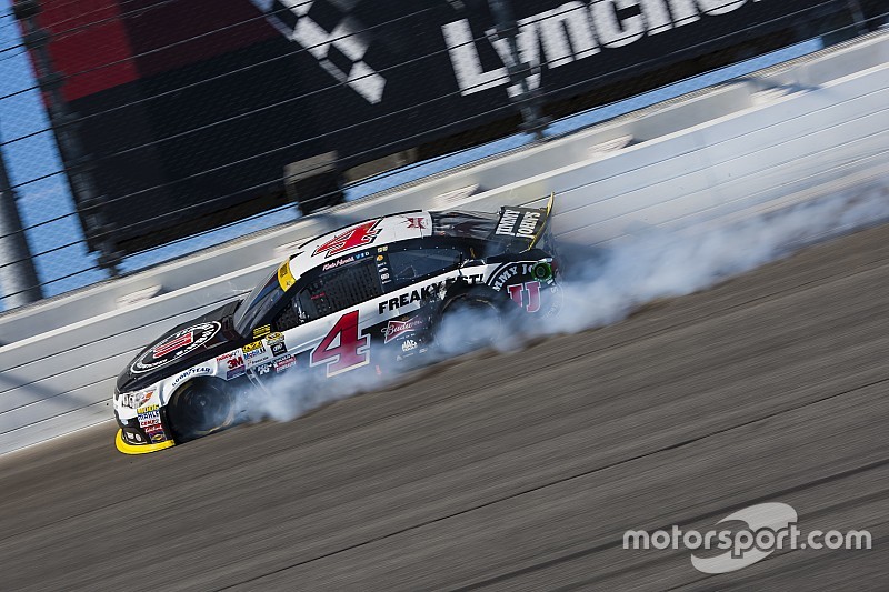 Harvick e Johnson se estranham após prova em Chicagoland
