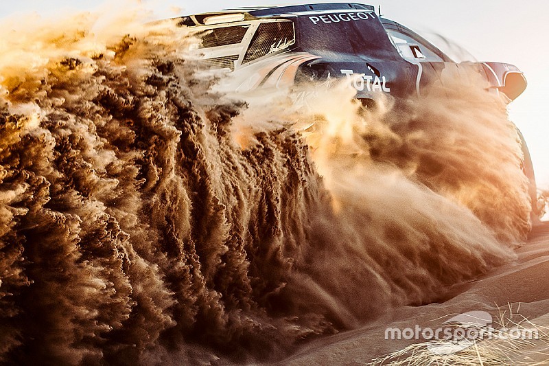 Peugeot представила обновленную 2008 DKR 16